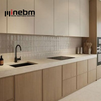 Ensemble d'armoires de cuisine classiques de luxe en bois massif, design personnalisé, couleur cerisier rouge, entièrement en bois naturel