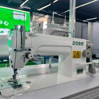 Machine à coudre industrielle plate DS-8700 à grande vitesse, programmable, à moteur, point noué, pour production uniforme et commandes en gros