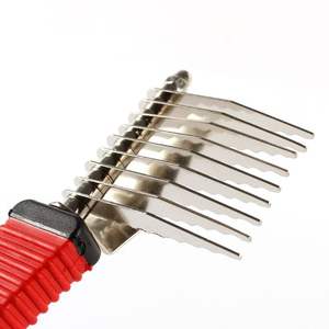 Herramienta de deshedding de mascotas de acero inoxidable con rastrillo de piel de plástico, peine, cepillo, herramientas de aseo para perros - Product Image 2