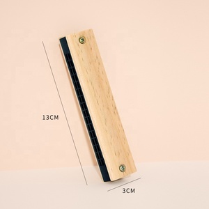 Armónica de Madera para Niños, Mini Armónica <span class=keywords><strong>Musical</strong></span>, Varios Estilos, Diseño de Dibujos Animados, Venta Caliente de Fábrica, Juguetes de Madera al por Mayor de 13 cm - Product Image 1