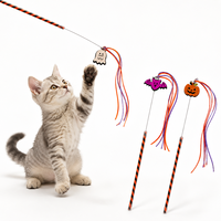 Jouet promotionnel d'Halloween en feutre double face pour chat, baguette de chat avec motifs fantôme, chauve-souris et citrouille mignons, pour la vente en gros de jouets saisonniers pour animaux de compagnie