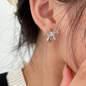 Pendientes de plata de ley S925 con forma de lazo para mujer, uso diario, joyería elegante de estilo coreano, accesorio de moda - Product Image 1