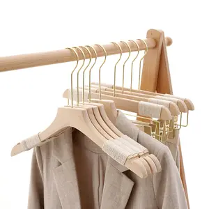 Cintres en bois massif non peints avec clip pour pantalon et logo personnalisé enfant/adulte, cintres à vêtements en bois à long crochet - Product Image 1