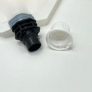 Envase de plástico brillante resistente al ácido alcalino, bolsa fuerte duradera, bolsa de pie con caño de esquina para líquido químico - Product Image 2