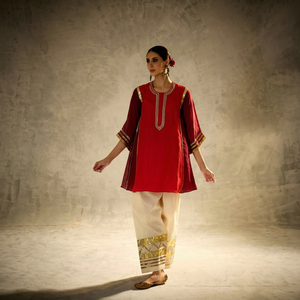 Conjunto de Kurta Pajama Rojo Bordado Estilo Indio-Pakistaní, Traje Tradicional Elegante para Bodas y Fiestas para Mujer - Product Image 1