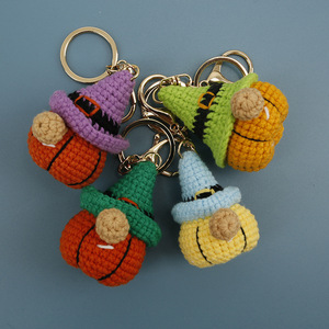 Lindo Llavero de Ganchillo Amigurumi de Calabaza con Sombrero de Bruja de Halloween, Hecho a Mano, Venta al por Mayor, Colgante de Hilo Tejido con Forma de Vegetal para Bolsos, Juguete - Product Image 1