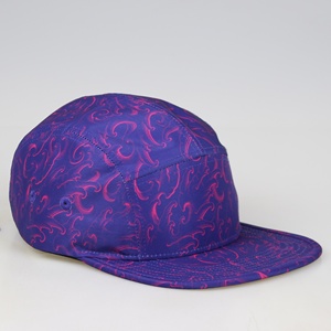 Gorra <span class=keywords><strong>de</strong></span> 5 Paneles con Estampado <span class=keywords><strong>de</strong></span> Remolino Morado Personalizable OEM, Gorras Casuales Ligeras <span class=keywords><strong>de</strong></span> Mezcla <span class=keywords><strong>de</strong></span> Poliéster y Algodón Ajustables para Hombres y Mujeres - Product Image 2