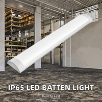 Tube LED de plafond IP65 Auto 72W 6000K Lumière du jour PC, Luminaire linéaire industriel pour entrepôt Ra80 AC85-265V Garantie 3 ans