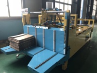 Machine à fabriquer des boîtes en carton pour fruits / Machine semi-automatique de pliage et de collage de boîtes en carton ondulé