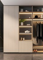 Armario de Lujo Personalizado con Tocador Integrado, Cajones y Espacio para Colgar Ropa para Dormitorio y Vestidor