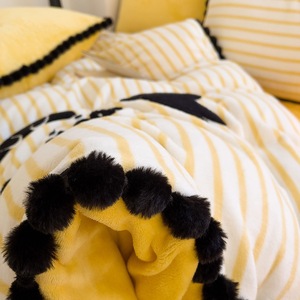 Geel Melk Fluwelen Handdoek Borduurwerk Huis Textiel High-End Laken Kinderen Beddengoed Set Leverancier - Product Image 3