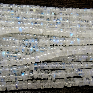 Perles de pierre de lune arc-en-ciel blanche naturelle de 3 à 5 mm en forme de pneu - Product Image 1