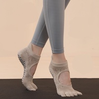 Chaussettes de yoga OEM été vente en gros chaussettes de sport professionnelles Pilates chaussettes à cinq orteils chaussettes de yoga en coton pour femmes à doigts fendus