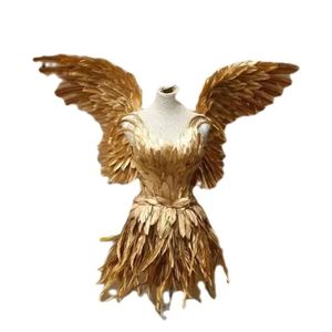 Costume d'ailes de fée en plumes dorées <span class=keywords><strong>pour</strong></span> femmes <span class=keywords><strong>pour</strong></span> <span class=keywords><strong>un</strong></span> look luxueux lors des carnavals et des festivals - Product Image 4