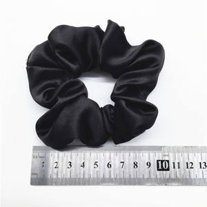 Fabrieksgroothandel op maat gemaakte effen haar scrunchies damesaccessoires zijden elastische haarband haar elastiekjes meisjes satijnen scrunchies - Product Image 6