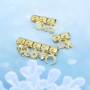 จี้ห้อยสไตล์อิตาลี DIY แฟชั่น ทำจากสแตนเลสสีทอง รูปโคลเวอร์ โบว์ ดวงอาทิตย์ พลอย ดอกไม้ สำหรับสร้อยข้อมือสไตล์อิตาลี - Product Image 2