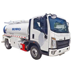 Camión <span class=keywords><strong>Cisterna</strong></span> Pequeño Howo 4x2 de <span class=keywords><strong>5000</strong></span> <span class=keywords><strong>Litros</strong></span> con Dispensador Digital para Gestión de Combustible en Flotas - Product Image 1