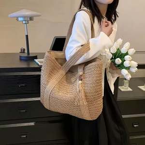 Nouveau sac tissé de différentes couleurs, sac à bandoulière unique en corde de papier, sac en paille avec pendentif pêche, sac de plage décontracté pour femmes - Product Image 6