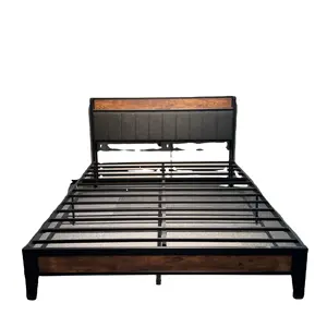2024 ग्राम्य औद्योगिक शैली स्टील बेड फ्रेम लकड़ी के हेडबोर्ड फुट बोर्ड के साथ धातु बिस्तर फ्रेम धातु बिस्तर फ्रेम