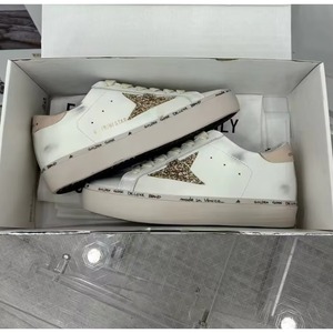 รองเท้าหนังวัวแท้คุณภาพสูง รุ่นคลาสสิค Dirty Little Shoes ประดับดาวสีทอง แต่งหางสีเงิน เพิ่มความสูงแบบซ่อนเร้น - Product Image 6