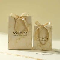 Coffret à bijoux blanc A1 et sac à poignée en ruban avec insert de présentation noir et tirette dorée pour collier et bracelet – Fournitures cadeaux