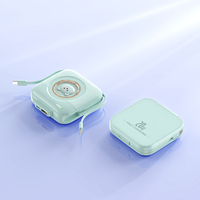 Nouvelle conception Portable petite banque d'alimentation de secours 10000mah 20000mah charge rapide câbles intégrés pour les cadeaux