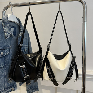 حقيبة ظهر عصرية للسيدات من البولي يوريثالات ، حقيبة حمل عصرية للنساء ، تصميم غير رسمي بحزام مزدوج على الكتف - Product Image 1