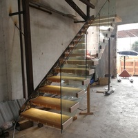 Escalier flottant invisible lumineux avec poutre latérale murale provenant directement du fabricant