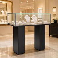 Vitrine de présentation de bijoux à double cylindre en verre, socle noir mat, vitrine de vente au détail avec éclairage LED pour bijouterie