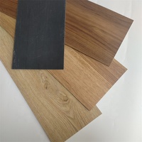PVC Fischgrät-LVT-Fliesen Wasserdichter Trockenklebe-Vinylboden Glatte Oberfläche Selbstklebende Vinyl-Designfliesen
