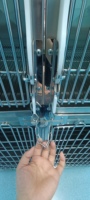 Professionele 4-delige Hondenkennel-Roestvrijstalen Afsluitbare Kooi Met Wielen Voor Dierenklinieken En Instappen