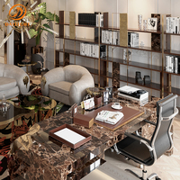 Bureau de direction moderne de luxe, texture marbre brun, accents dorés, table d'écriture pour bureau à domicile, mobilier haut de gamme pour salle d'étude