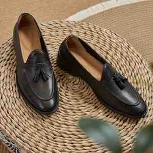 รองเท้าผู้ชายทำมือทรงเหลี่ยมสำหรับงานปาร์ตี้-หนังวัวแท้ชั้นแรกประดับพู่ห้อย สไตล์อังกฤษ ทันสมัย เหมาะสำหรับใส่ทำงาน  แบบผูกเชือก น้ำหนักเบา ระบายอากาศได้ดี - Product Image 1