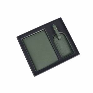 Juego de Regalo de Porta Pasaportes de Cuero PU Hecho a Mano con Logotipo Personalizado en Relieve y Etiqueta para Equipaje, Diseño Moderno, Caja de Regalo para Viajes Familiares - Product Image 2