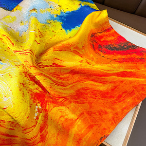 Mode été <span class=keywords><strong>doré</strong></span> jaune couleur vive 90*90cm <span class=keywords><strong>carré</strong></span> chapeaux Hijabs doux confort Imitation soie imprimé cou <span class=keywords><strong>carré</strong></span> écharpe - Product Image 3