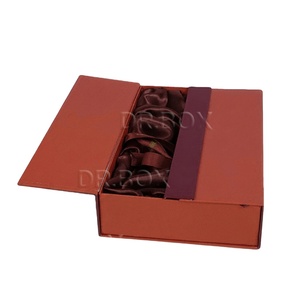 Nouveaux dossiers <span class=keywords><strong>en</strong></span> papier d'emballage créatifs avec gaufrage et pelliculage mat pour porte-bouteille de vin rouge (recyclable) - Product Image 1