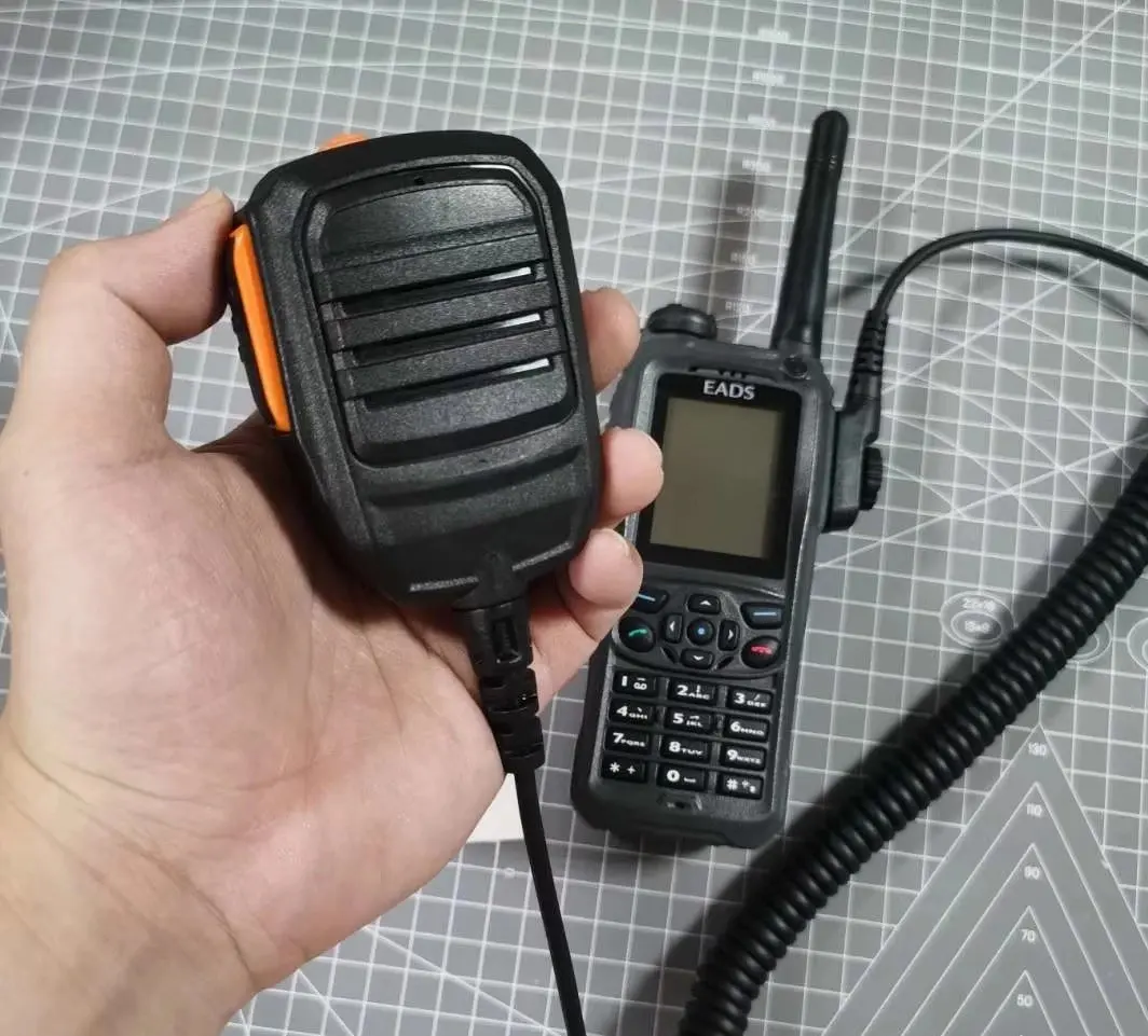 Micrófono de altavoz remoto de intercomunicador de mano resistente para radio bidireccional EADS THR9