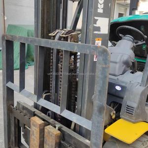 Montacargas Diésel FD30-16 Usado con Mástil de Dos Etapas de 3 Metros, Desplazador Lateral, Capacidad de 3 Toneladas, Motor Diésel en Buen Estado - Product Image 6