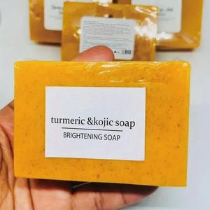 Jabón Artesanal Natural de Limón, Cúrcuma y Ácido Kójico con Logotipo Personalizado para Aclarar la Piel y Eliminar las Pecas - Product Image 2