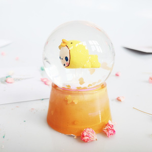 Stock d'usine Mini London Souvenir Base de boule à neige Modèle en résine et verre éclairé par LED pour la décoration de la maison et les cadeaux sur le thème de la musique - Product Image 5