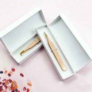 แหนบต่อขนตาปลายไฟเบอร์สีขาว ดำ เบจ แบรนด์ส่วนตัว โลโก้สั่งทำได้ แหนบต่อขนตาแบบวอลลุ่มปลายไฟเบอร์ แหนบต่อขนตาปลายไฟเบอร์ - Product Image 6