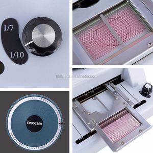 Máquina de Grabado Manual de Alta Calidad para Tarjetas de PVC y Placas de Identificación con Código de 72 Caracteres, con Embalaje de Papel - Product Image 6