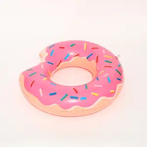 Multi-Gekleurde Aangepaste Aanvaardbare Opblaasbare Donut Zwemring Float Ring In Water