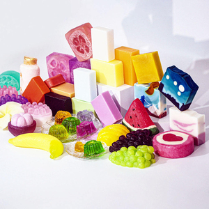 Assortimento di <span class=keywords><strong>Saponi</strong></span> <span class=keywords><strong>Artigianali</strong></span> Fatti a Mano, Forme Geometriche e Fruttate, <span class=keywords><strong>Saponi</strong></span> <span class=keywords><strong>Naturali</strong></span> per la Cura della Pelle, Etichetta Privata OEM - Product Image 1