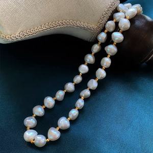 Collar de Perlas Alienígenas de Estilo Barroco Romántico para Mujeres Jóvenes, Cadena de Clavícula de Estilo Retro, Estilo Natural - Product Image 3