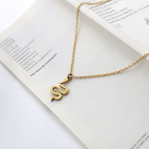 Snake Pendant Necklace Gold Chain Women's Everyday Wear Geometric Animal Design 18k Gold Plated Clavicle Chain - Product Image 3