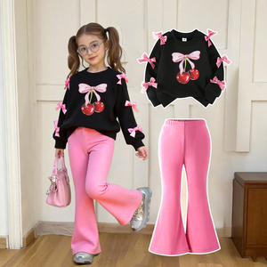 Ensemble 2 pièces pour petite <span class=keywords><strong>fille</strong></span> Printemps-Automne : Sweat-shirt doux à motif cerise et nœud mignon & Pantalon évasé élastique – Vente en gros - Product Image 1