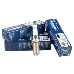 หัวเทียนของแท้0242245581 FGR5NQE04เยอรมันแบบครอสโอเวอร์อิริเดียมคู่คุณภาพสูงสำหรับนักมวยปอร์เช่<span class=keywords><strong>911</strong></span>พาราเมร่า - Product Image 1