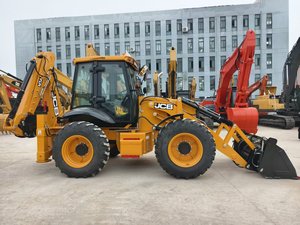 Chargeuse-pelleteuse JCB 4CX de 8,7 tonnes pour travaux de construction et municipaux - Product Image 6