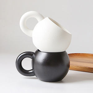 Ensemble de tasses de sable en céramique durable et mate <span class=keywords><strong>pour</strong></span> micro-ondes Célébrité <span class=keywords><strong>Internet</strong></span> Grandes oreilles Chubby Design en forme de planète Style nordique - Product Image 4